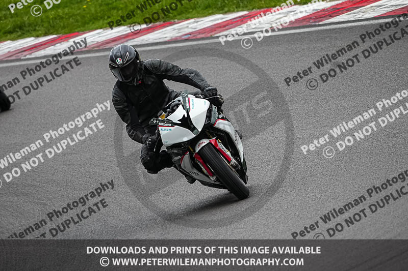 donington no limits trackday;donington park photographs;donington trackday photographs;estoril;event digital images;motorbikes;no limits;no limits trackdays;peter wileman photography;portugal;trackday;trackday digital images;trackday photos